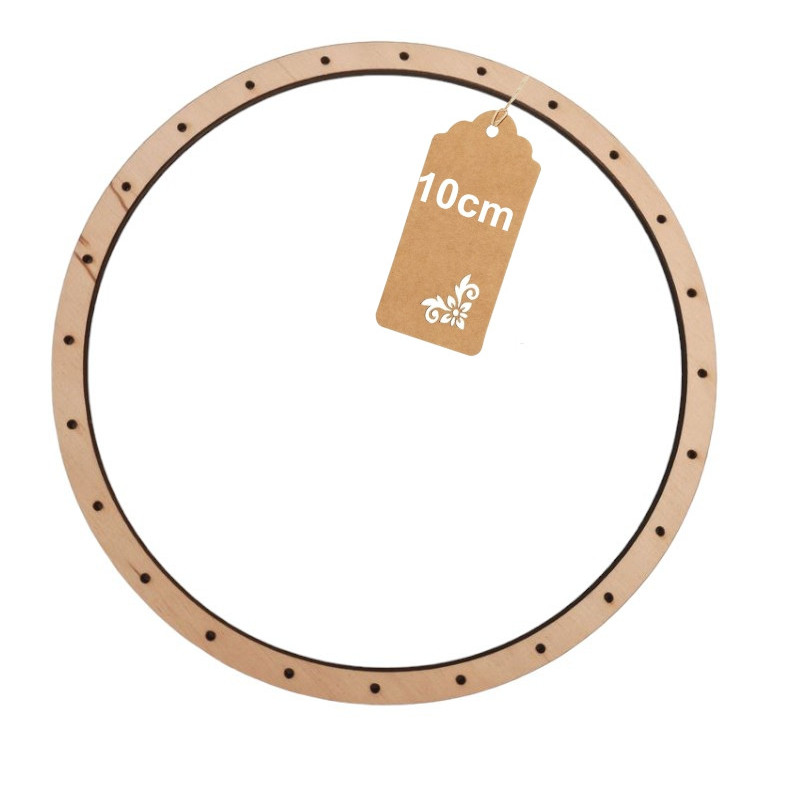 Drewniane obręcze z dziurkami