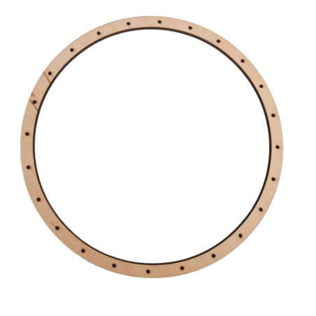 Drewniane obręcze z dziurkami